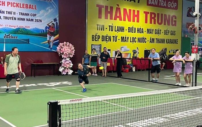 Các đại biểu thi đấu giao lưu góp phần tạo không khí vui tươi, hào hứng, tiếp thêm tinh thần cho các vận động viên