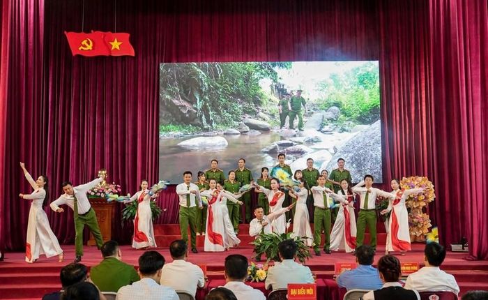 Ngày hội góp phần củng cố thế trận lòng dân, chung tay giữ bình yên thôn, bản vùng cao Nà Tấu