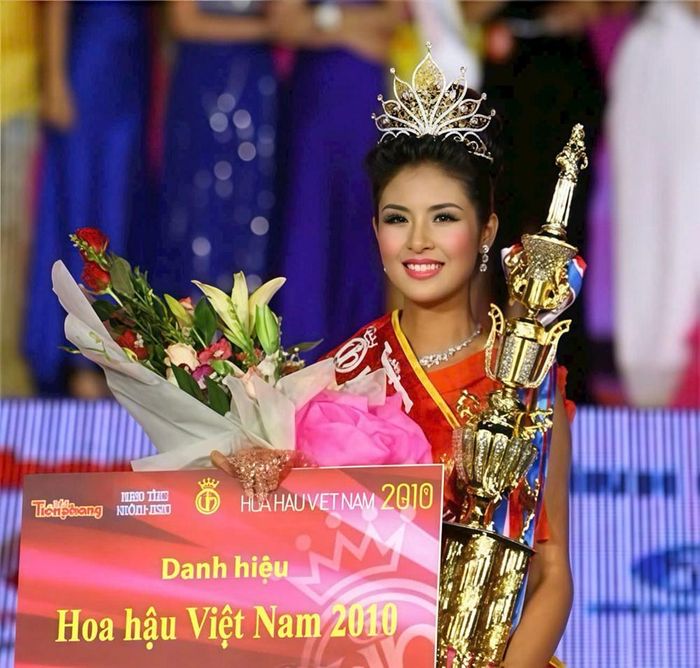 16 năm trước, hoa hậu Ngọc Hân đã được trao danh hiệu Hoa hậu Việt Nam 2010