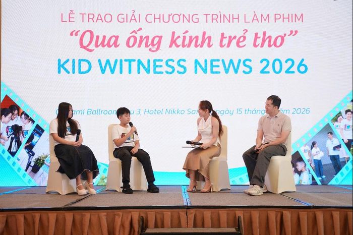 Đại diện nhóm làm phim và phụ huynh chia sẻ về trải nghiệm trong hành trình KWN 2026