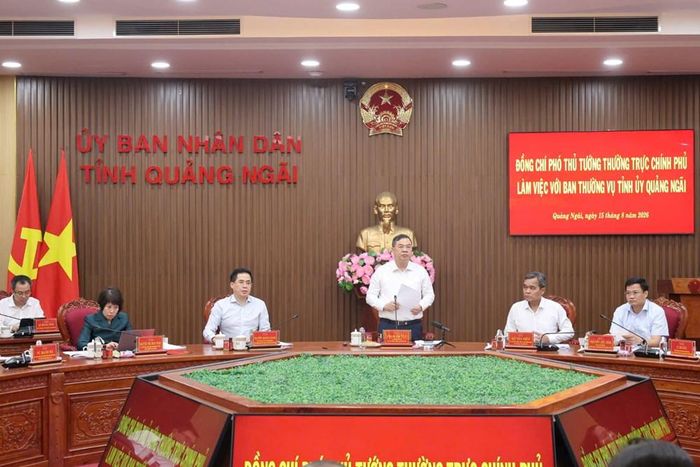 Ủy viên Bộ Chính trị, Phó Thủ tướng Thường trực Chính phủ Phạm Gia Túc cùng đoàn công tác của Chính phủ làm việc với Ban Thường vụ Tỉnh ủy Quảng Ngãi