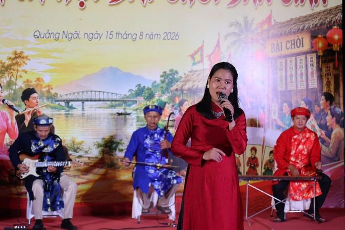 Tiết mục "Đêm trăng nhớ Bác" theo điệu Vọng Kim lang