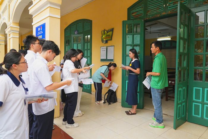 Trường THPT Ngô Quyền (phường Lê Chân).