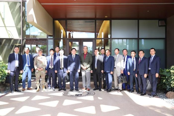 Các đại biểu Việt Nam và Hoa Kỳ chụp ảnh chung - Ảnh: Bộ Quốc phòng