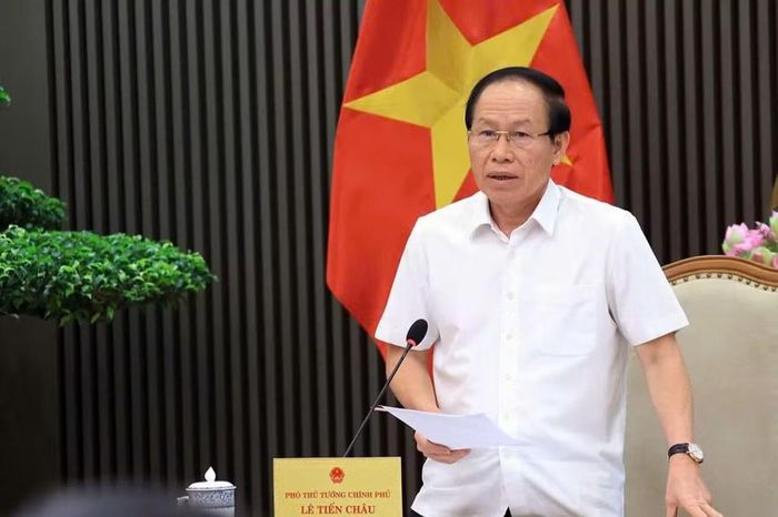 Phó Thủ tướng Lê Tiến Châu chủ trì cuộc họp nghe báo cáo và cho ý kiến về tiến độ triển khai xây dựng; kiểm tra công tác chuẩn bị khánh thành, khai giảng và đưa các trường giai đoạn 1 vào vận hành chính thức từ năm học mới 2026-2027. (Ảnh: chinhphu.vn)