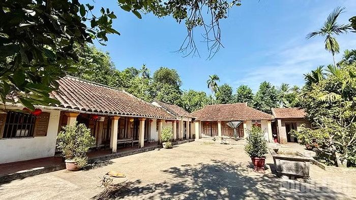 Làng Lộc Yên là một trong những ngôi làng cổ hiện nay trên cả nước.