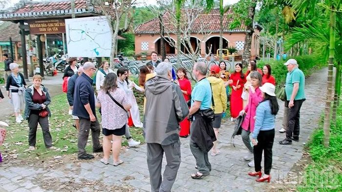 Lộc Yên hiện là điểm đến ưa thích của khách du lịch.