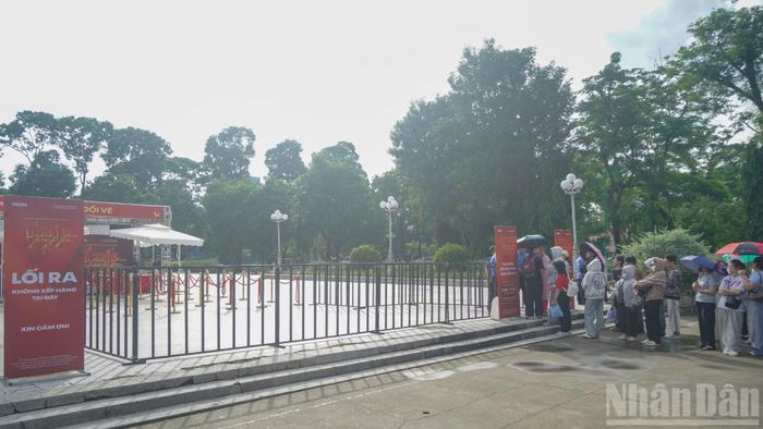 Không khí lúc 6 giờ 30 phút.