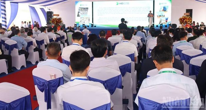 Quang cảnh buổi lễ.