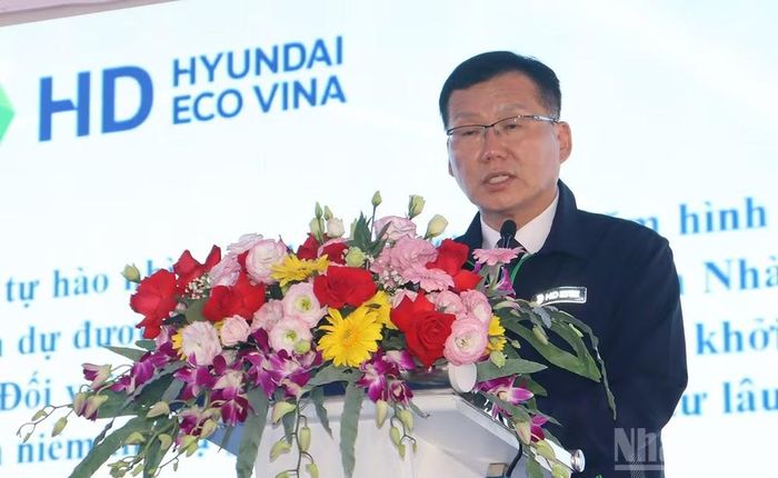 Tổng Giám đốc HD Hyundai Eco Vina Choi Seung Hyun phát biểu tại buổi lễ.