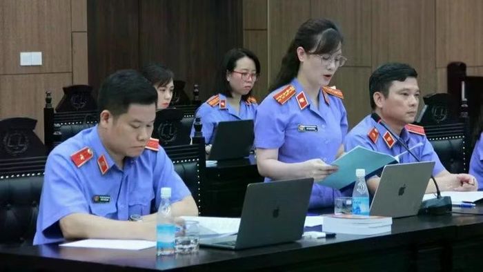Đại diện Viện Kiểm sát thực hành quyền công tố tại một phiên tòa. (Ảnh: HỒNG NGUYÊN)