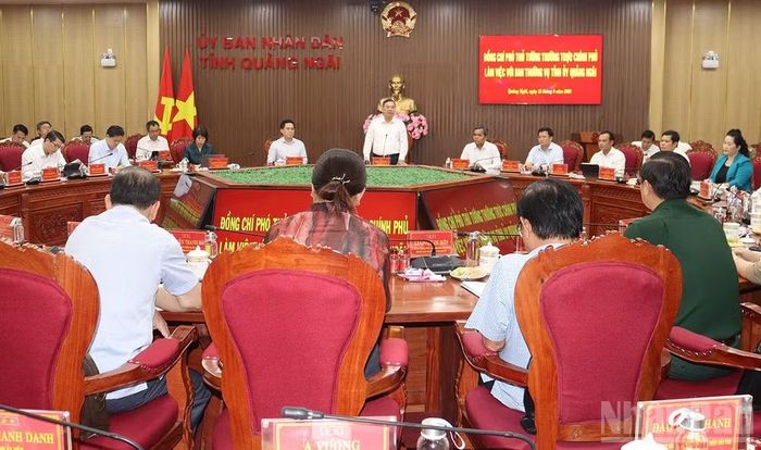 Quang cảnh buổi làm việc.