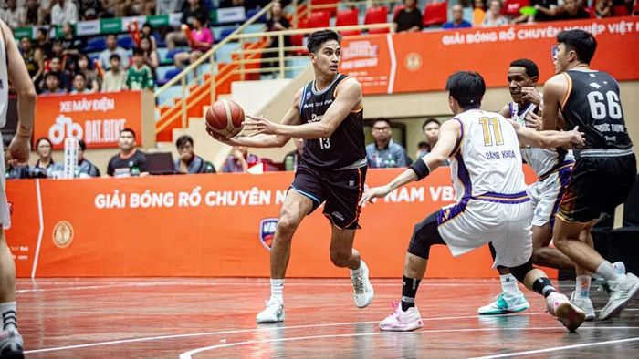 Danang Dragons thiếu phương án tiếp cận khu vực cận rổ. (Ảnh: VBA)