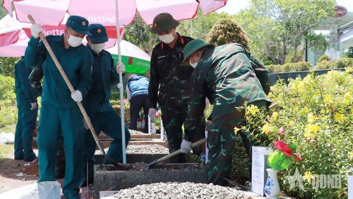 Mặc dù thời tiết rất khắc nghiệt nhưng cán bộ, chiến sĩ luôn khắc phục khó khăn để hoàn thành nhiệm vụ.