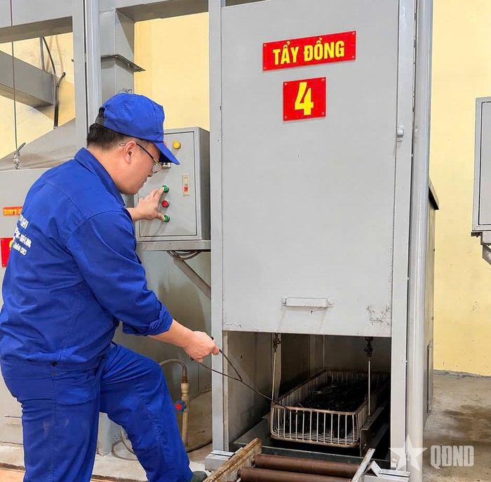  Tẩy đồng.