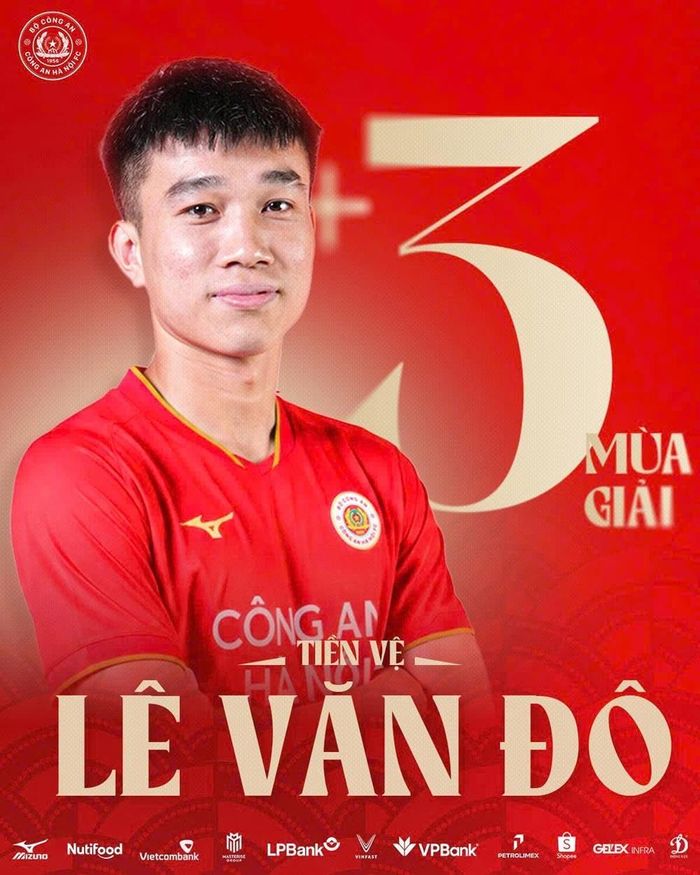 Lê Văn Đô được CLB chủ quản tưởng thưởng bằng hợp đồng được gia hạn thêm 3 năm.