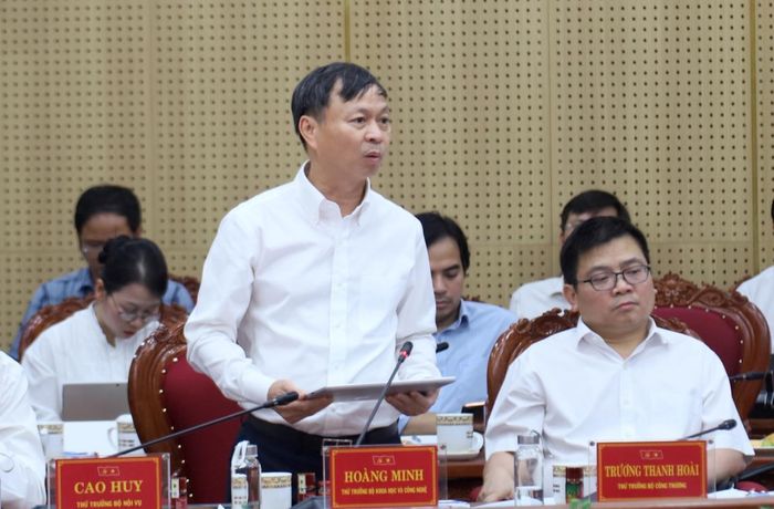 Thứ trưởng Bộ Khoa học và Công nghệ Hoàng Minh phát biểu tại buổi làm việc