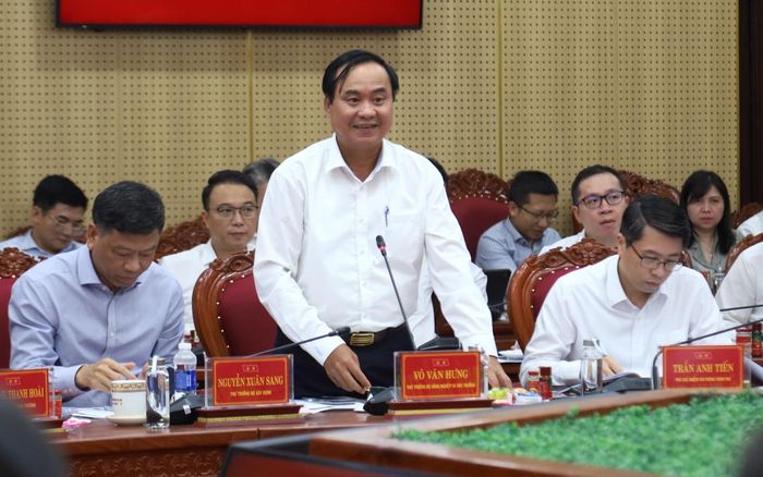 Thứ trưởng Bộ Nông nghiệp và Môi trường Võ Văn Hưng phát biểu tại buổi làm việc