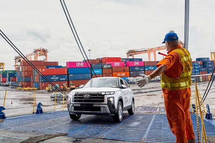 Đặc biệt, từ năm 2030, Hyundai Thành Công đặt mục tiêu trở thành trung tâm xuất khẩu toàn cầu của Hyundai Motor với sản lượng định kỳ vượt 60.000 đơn vị mỗi năm. Chiến lược này đánh dấu bước chuyển mình mạnh mẽ từ một nhà máy lắp ráp phục vụ nhu cầu trong nước sang trung tâm sản xuất xuất khẩu quy mô quốc tế, đưa ngành công nghiệp ôtô Việt Nam tham gia sâu hơn vào chuỗi giá trị toàn cầu.