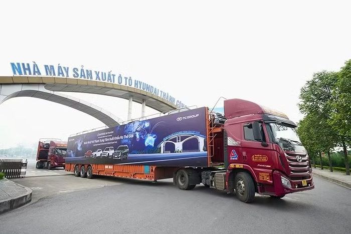 Song song với hoạt động sản xuất, Hyundai Thành Công đã trở thành động lực quan trọng cho sự phát triển kinh tế địa phương và ngành công nghiệp ôtô nước nhà. Hiện tại, doanh nghiệp tạo việc làm trực tiếp và gián tiếp cho khoảng 3.300 lao động, kết nối với hơn 50 nhà cung cấp trong mạng lưới công nghiệp hỗ trợ, đồng thời duy trì vị thế Top 3 đơn vị đóng góp ngân sách lớn nhất ngành ôtô trong năm tài chính 2025.