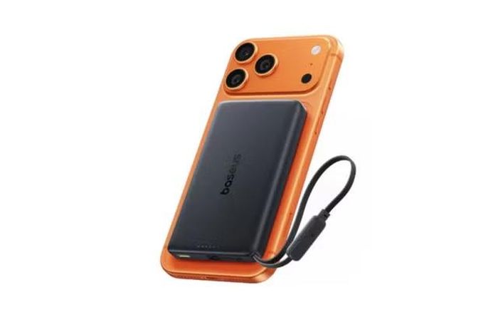 4. Baseus PicoGo AM52 hướng tới người thích sự linh hoạt khi kết hợp pin 10.000mAh, sạc không dây Qi2.2 với công suất tới 25W và cáp USB-C tích hợp hỗ trợ tối đa 45W, cùng thân nhôm giúp hỗ trợ tản nhiệt.