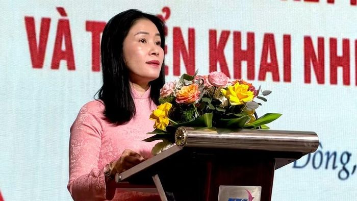 Bà Lê Thị Bích Liên, Giám đốc Sở GD&ĐT tỉnh Lâm Đồng phát biểu.