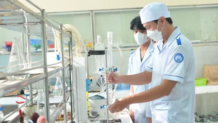 Thông tin về giáo dục nghề nghiệp sẽ đến gần hơn với người học, phụ huynh, doanh nghiệp qua các hoạt động truyền thông. Ảnh: Trường Cao đẳng Bình Thuận.