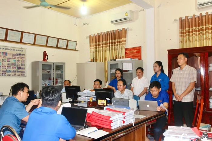 Đội hình “Tổ tư vấn áo xanh” phát huy chuyên môn, đồng hành cùng cơ sở trong chương trình “Hành trình xanh, sát cơ sở, gỡ vướng mắc”.
