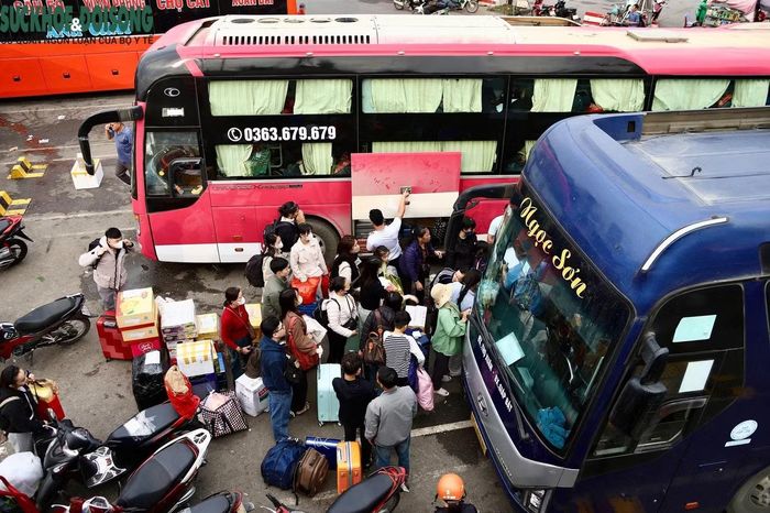 Hệ thống bến xe Hà Nội sẵn sàng 500 phương tiện tăng cường, chủ động phục vụ nhu cầu đi lại của người dân dịp cao điểm nghỉ lễ 2/9.