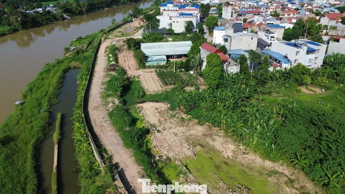 Về tiến độ thi công, chủ đầu tư cho biết, hiện đơn vị thi công đang triển khai gói thầu xây lắp số 02 đoạn từ cầu Gia Bảy đến cầu Huống, hiện mới đạt 0,43% giá trị hợp đồng. Phó Chủ tịch UBND tỉnh Nguyễn Thị Loan yêu cầu các đơn vị liên quan phối hợp chặt chẽ, chủ động tháo gỡ khó khăn, vướng mắc nhằm bảo đảm tiến độ thực hiện dự án.
