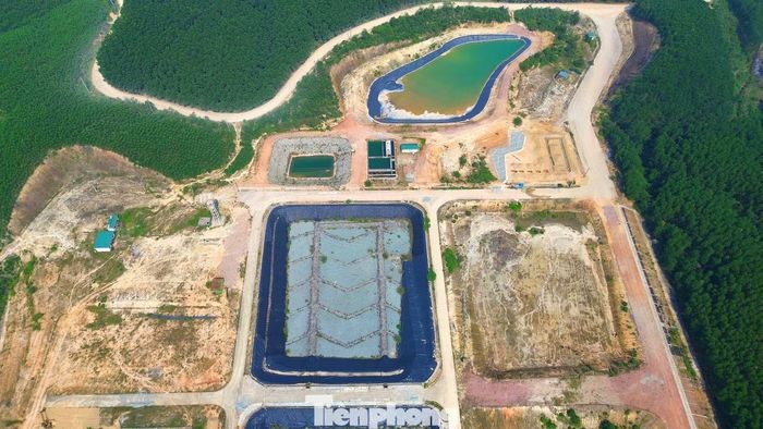 Dự án xử lý rác trị giá 85,79 tỷ đồng tại xã Hương Bình cũ (nay là xã Bình Điền, Huế) kéo dài hơn 7 năm vẫn chưa thể đưa vào sử dụng. Ảnh: Ngọc Văn