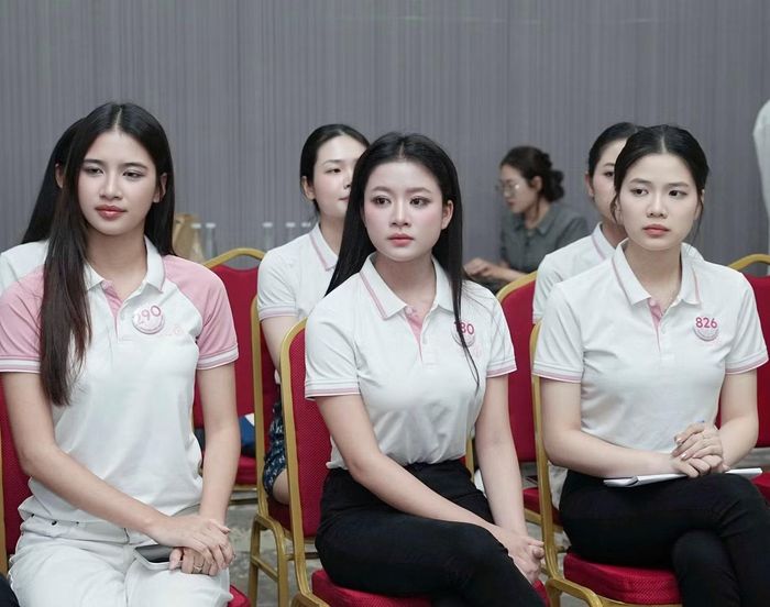 Thay vì đặt nặng giá trị vật chất của những món quà, nhiều ý tưởng hướng đến việc tạo ra một môi trường học tập tốt hơn, giúp trẻ em có thêm niềm vui, trải nghiệm và động lực đến trường.