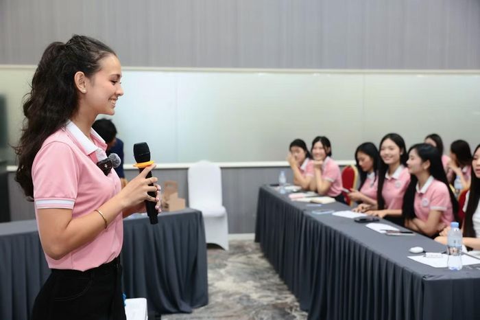 Một trong những phần tranh biện đáng chú ý là khi Lisa Gouband (SBD 124) thể hiện khả năng lập luận song ngữ về chủ đề tham vọng và sự lười biếng. Cô nhận được lời khen khi trình bày quan điểm mạch lạc trước tập thể, đồng thời chuyển đổi ngôn ngữ, đòi hỏi thí sinh không chỉ có vốn từ mà còn phải nắm chắc lập luận và kiểm soát cách diễn đạt.