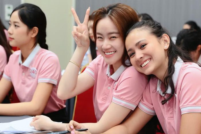 Thạc sĩ nói hoa hậu không nhất thiết phải tham gia mọi cuộc tranh luận trên mạng xã hội. Đặc biệt, với những tranh luận mang tính công kích, việc dành quá nhiều thời gian và năng lượng có thể không đem lại giá trị.