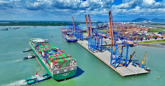 Để những doanh nghiệp này thực sự đứng được trong các chuỗi giá trị khu vực và toàn cầu, những ngành công nghiệp mới phải đi cùng một năng lực quản trị khác, khả năng huy động nguồn lực khác và chuẩn mực cạnh tranh khác