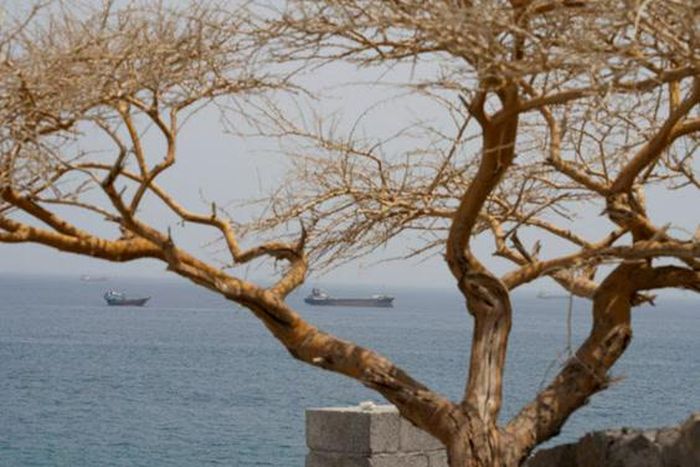 Các tàu thuyền gần eo biển Hormuz. (Ảnh: Reuters)