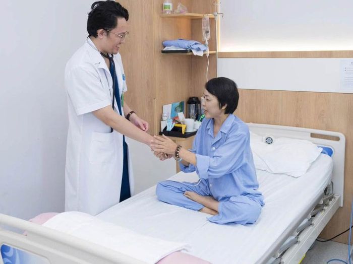 Bà Na cảm nhận mỗi ngày được sống là hạnh phúc. Ảnh: NVCC.