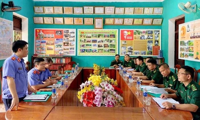 Quang cảnh buổi trực tiếp kiểm sát.