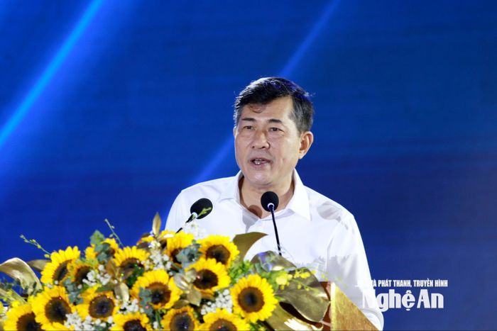 Phó Chủ tịch UBND tỉnh Thái Văn Thành phát biểu tại Hội nghị Khoa học Bệnh viện Ung bướu Nghệ An lần thứ X. Ảnh: An Duyên
