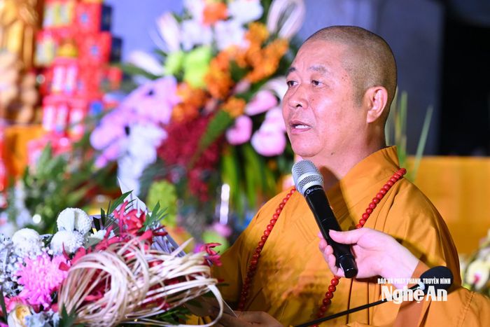 Hòa thượng Thích Thọ Lạc phát biểu tại buổi lễ. Ảnh: Thành Cường