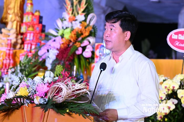Đồng chí Nguyễn Hữu Sáng - Ủy viên BCH Đảng bộ tỉnh, Bí thư Đảng ủy xã Anh Sơn phát biểu tại buổi lễ. Ảnh: Thành Cường