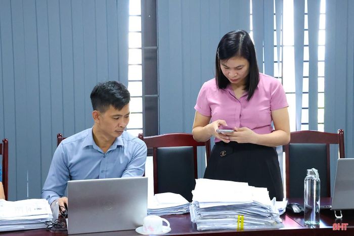 Đối với hồ sơ của các thửa đất do hộ gia đình, cá nhân sử dụng nhưng chưa đăng ký, chưa được cấp GCNQSDĐ, xã Can Lộc đang tiếp tục rà soát.
