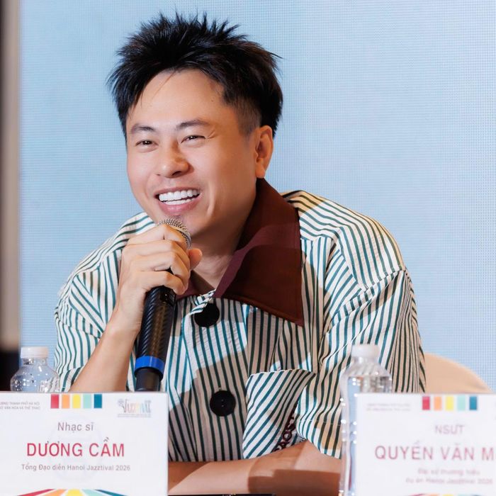 Nhạc sỹ Dương Cầm và Nghệ sỹ Ưu tú Quyền Văn Minh tại họp báo Hanoi Jazztival 2026. (Ảnh: CTV/Vietnam+)