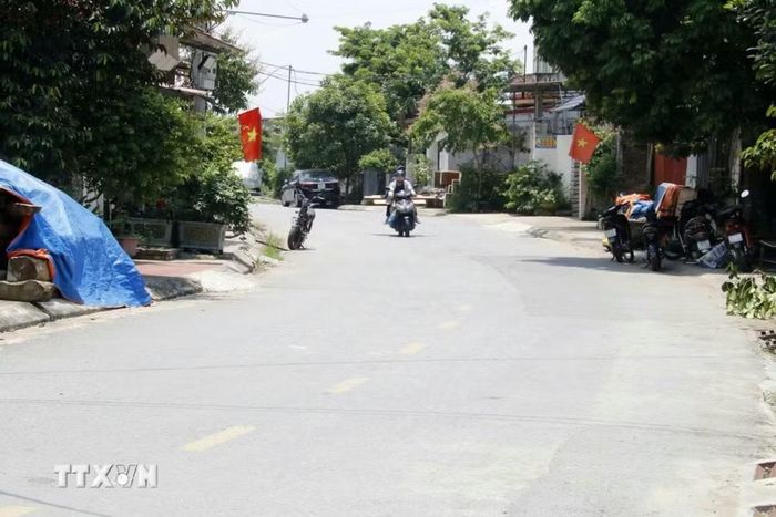 Hệ thống đường giao thông cơ sở được đầu tư nâng cấp, góp phần mở rộng không gian phát triển và thúc đẩy diện mạo nông thôn Bắc Ninh. (Ảnh: Đồng Thúy/TTXVN)