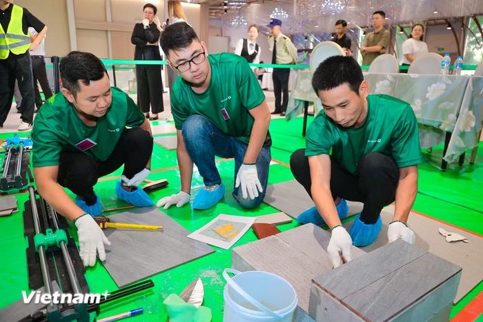 Sự kiện nằm trong chuỗi hoạt động nâng tầm tay nghề thợ ốp lát khu vực Đông Nam Á. (Ảnh: Hoài Nam/Vietnam+)