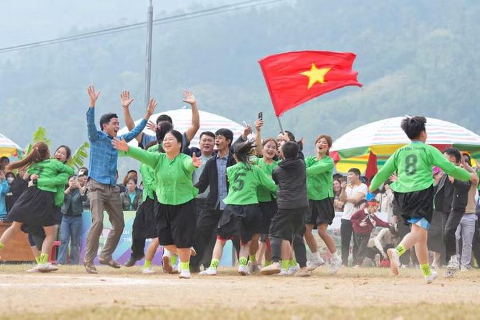 Đội Lâm Thượng (Lào Cai) là nhà vô địch của Giải Bóng đá nữ các dân tộc thiểu số tỉnh Quảng Ninh mở rộng năm 2025 - Cúp VTV5. (Ảnh: VTV)