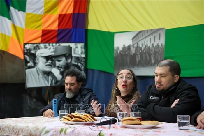 Bí thư phụ trách Quan hệ Chính trị của Đảng Cộng sản Argentina (PCA), Zaida Chmaruk, khẳng định tên tuổi Fidel Castro là biểu tượng của tự do, độc lập và công lý đối với thế giới. Ảnh: Thanh Tùng/PV TTXVN tại Argentina