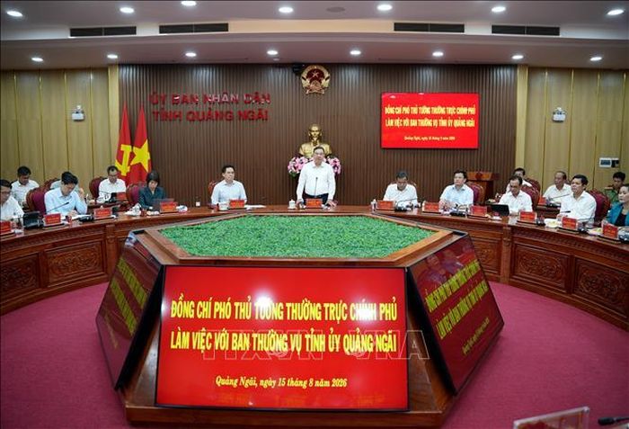 Phó Thủ tướng Thường trực Phạm Gia Túc phát biểu chỉ đạo tại buổi làm việc với Tỉnh ủy Quảng Ngãi. Ảnh: Lê Phước Ngọc/TTXVN