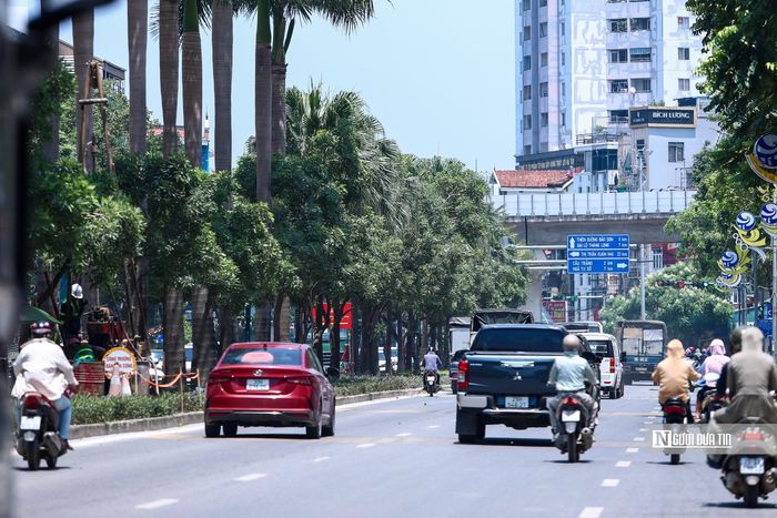 Được biết, ngoài xây dựng cầu vượt, dự án sẽ xén hè để mở rộng phần đường xe chạy, tổ chức lại giao thông và hệ thống đèn tín hiệu trong phạm vi nút giao; đồng thời di chuyển, hoàn trả các công trình hạ tầng kỹ thuật và cây xanh.