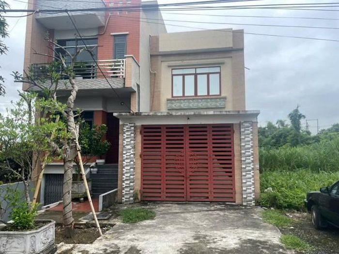 Ngôi nhà 2 tầng tại xã Đông Quan, nơi các đối tượng dùng để quản lý nạn nhân. Ảnh: Công an tỉnh Hưng Yên.